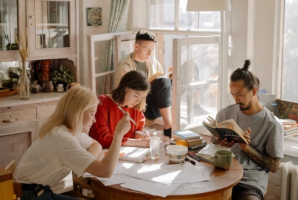英国留学未成年监护人条件有哪些？